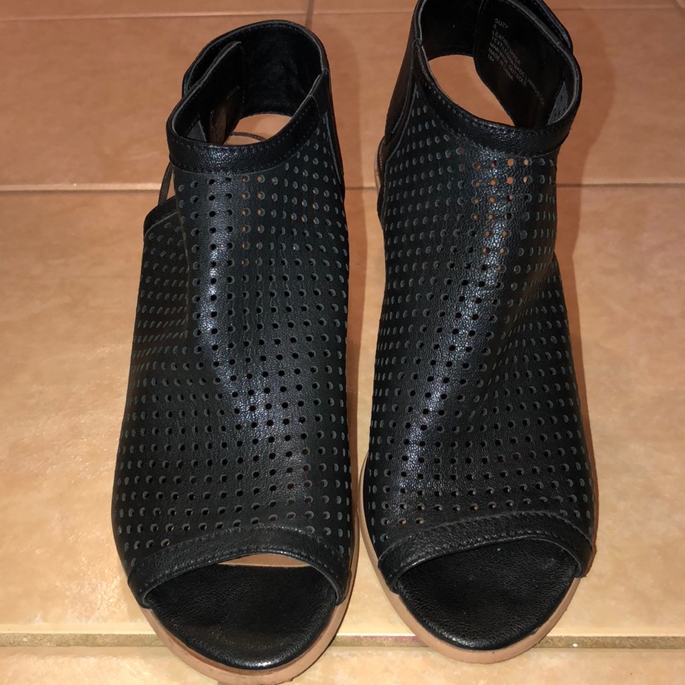 Steven by Steve Madden Black Leather Peep-Toe Shoe